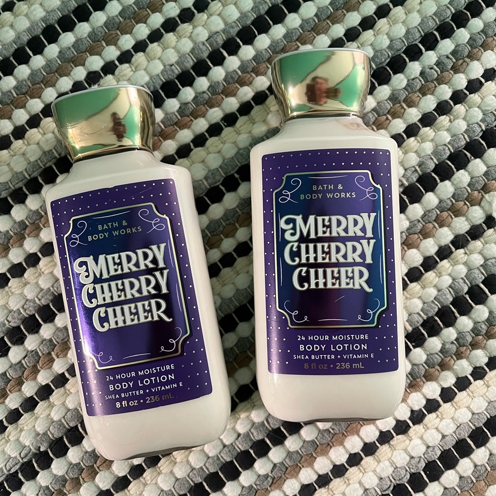 Bath & Body Work Merry Cherry Cheer Lotion. ❤️
